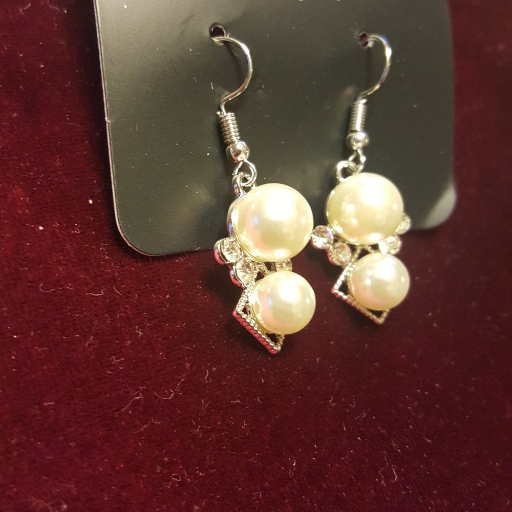 (SOLD) Beautiful pearl Earrings
